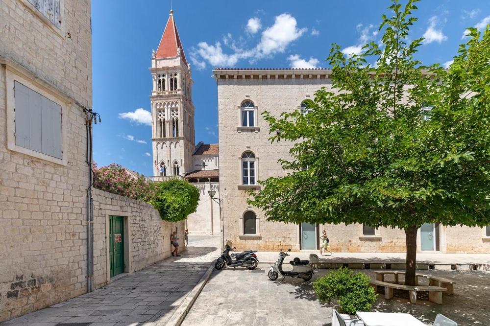 Luxury Apartment Aria Trogir Extérieur photo